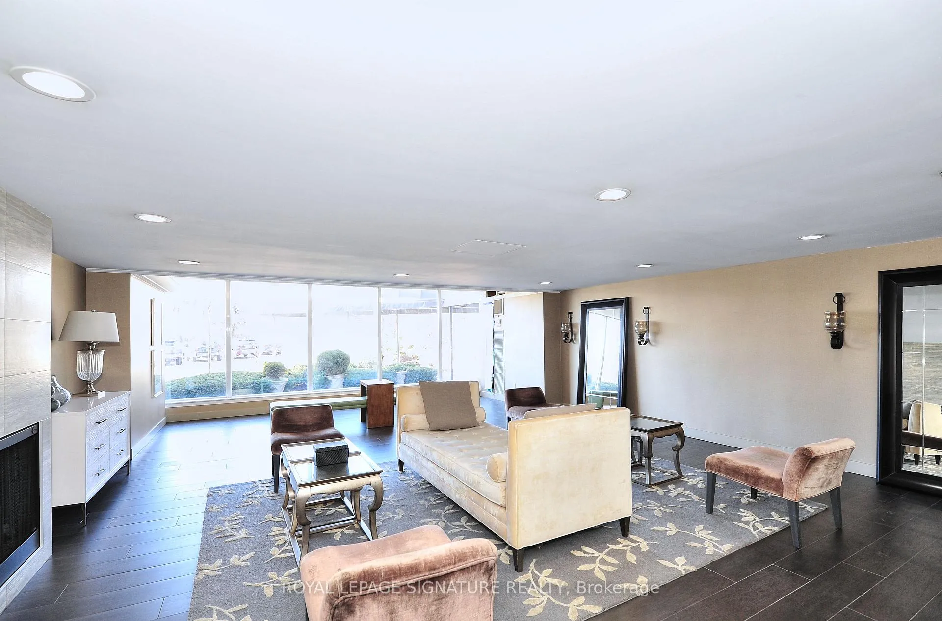 Front of Unit 1208, 7811 Yonge Street