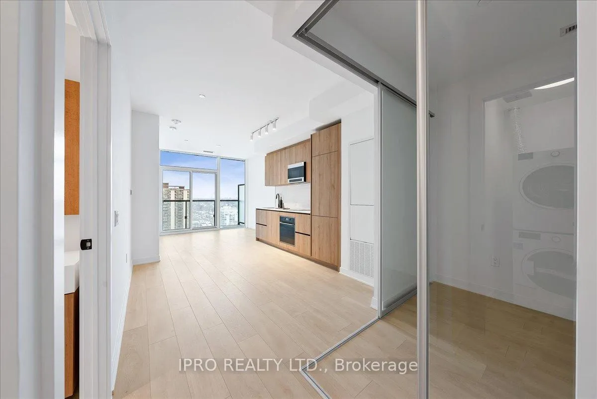Photo 13 of Unit 1907, 117 Broadway Avenue, Toronto, Mount Pleasant West — HOMEH