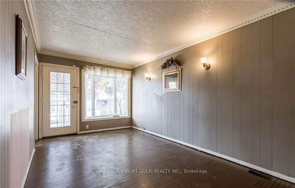 Photo 4 of 810 Tate Avenue, Hamilton, Parkview — HOMEH