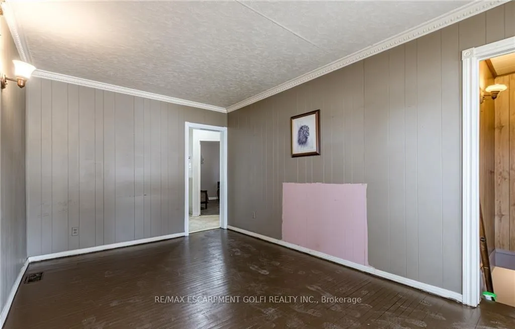 Photo 5 of 810 Tate Avenue, Hamilton, Parkview — HOMEH