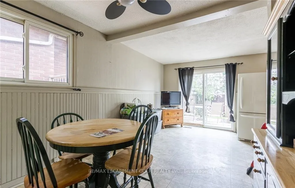 Photo 6 of 810 Tate Avenue, Hamilton, Parkview — HOMEH