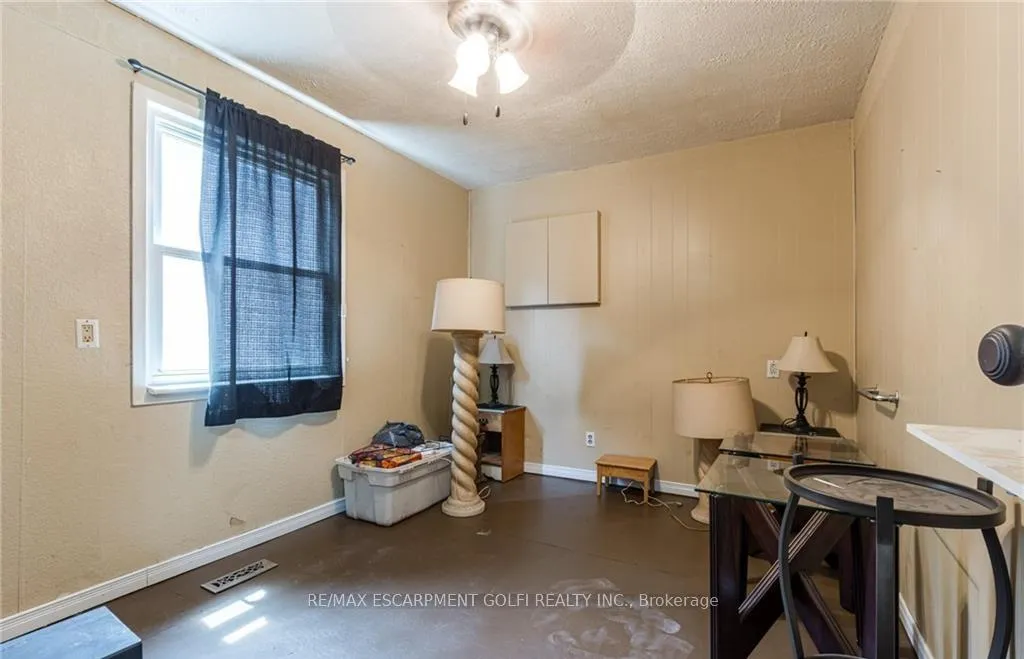 Photo 11 of 810 Tate Avenue, Hamilton, Parkview — HOMEH