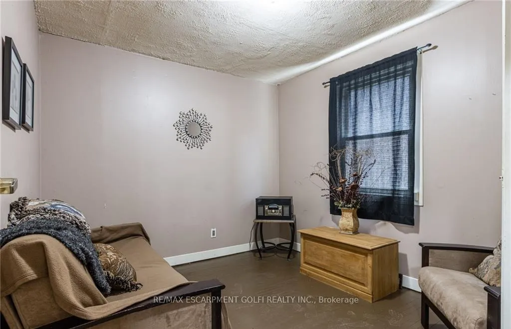 Photo 12 of 810 Tate Avenue, Hamilton, Parkview — HOMEH