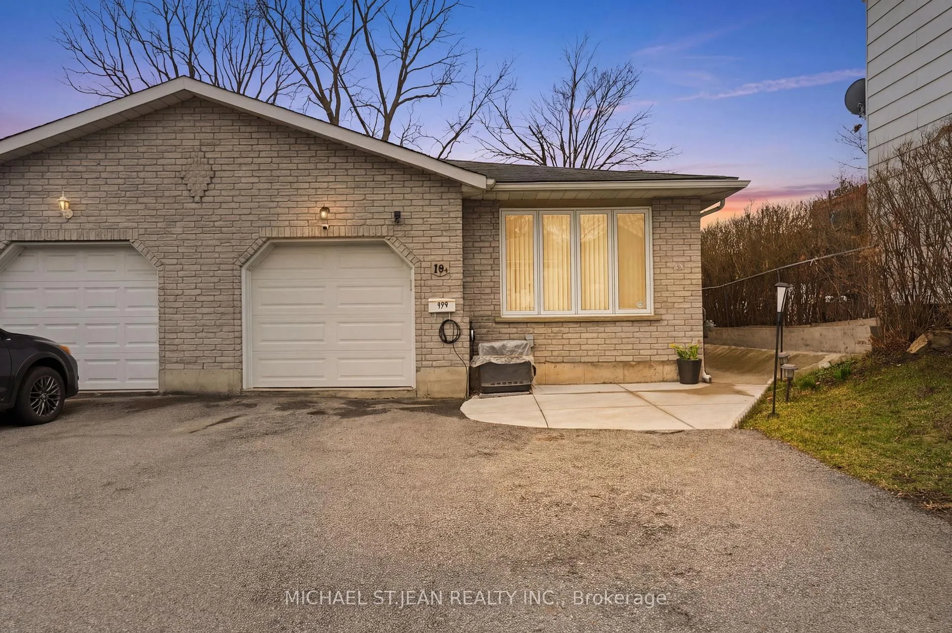 Photo 1 of 19B Dundas Street W, Brant, Paris — HOMEH