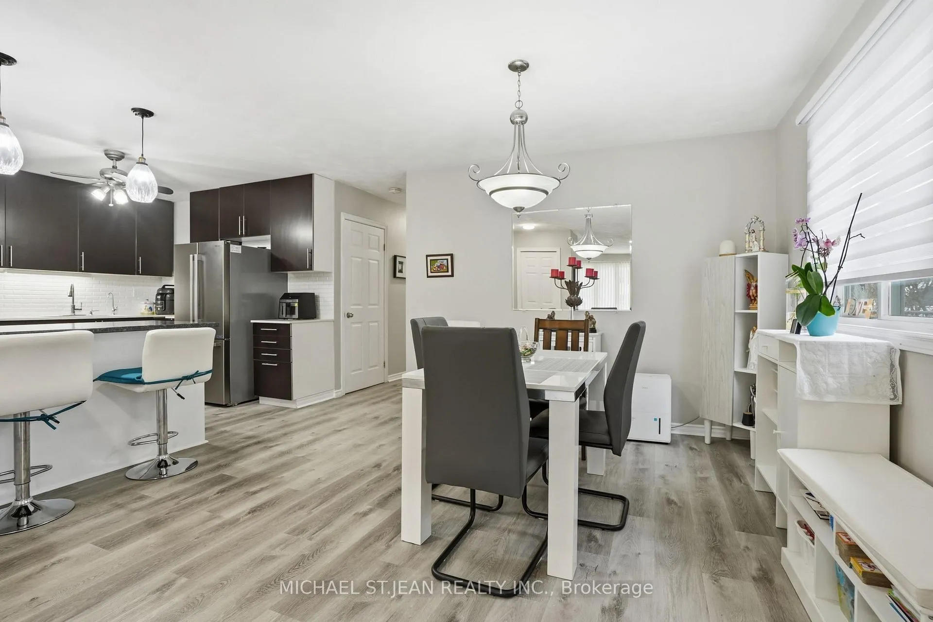 Photo 7 of 19B Dundas Street W, Brant, Paris — HOMEH