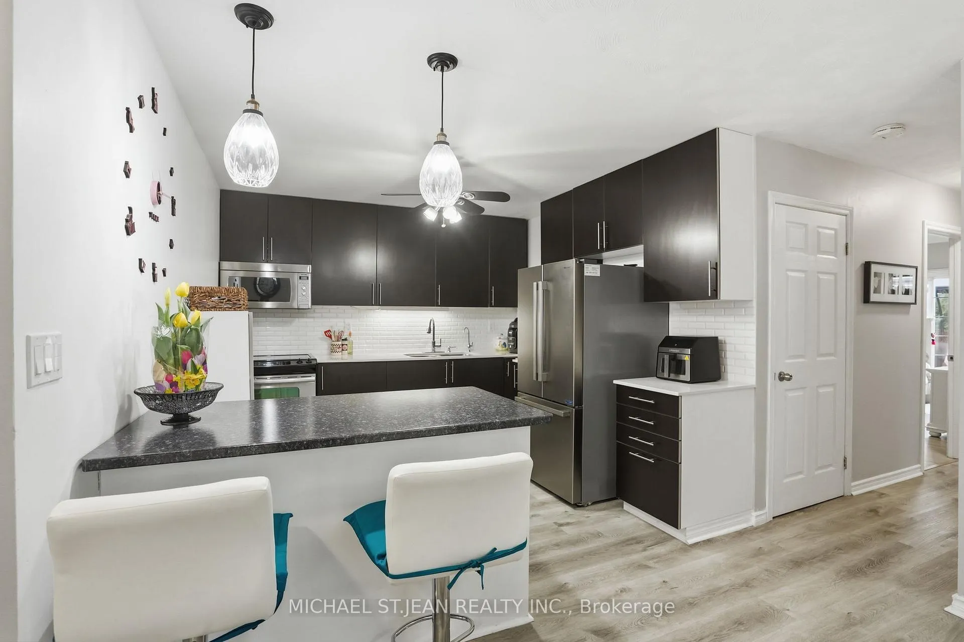 Photo 10 of 19B Dundas Street W, Brant, Paris — HOMEH