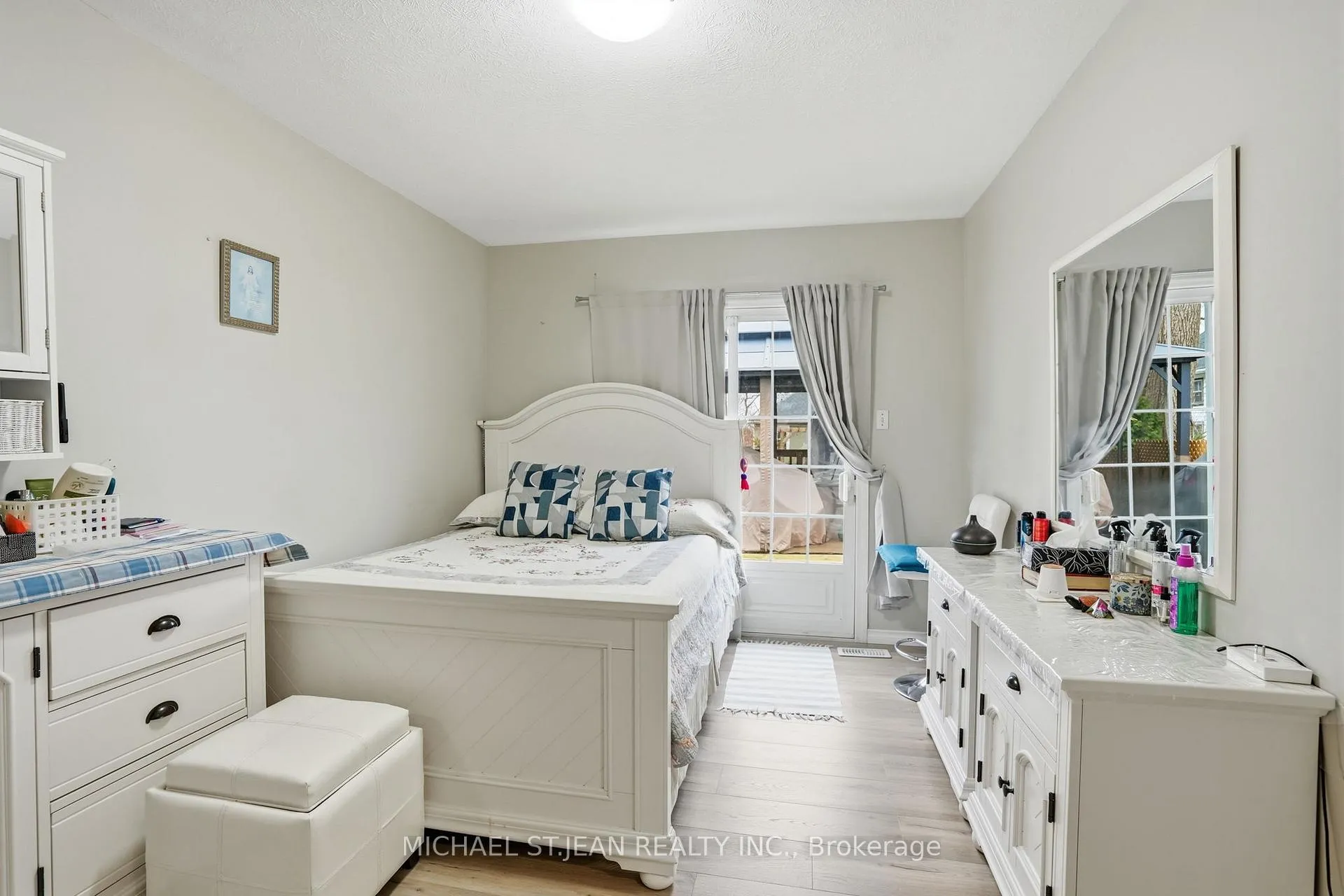 Photo 18 of 19B Dundas Street W, Brant, Paris — HOMEH