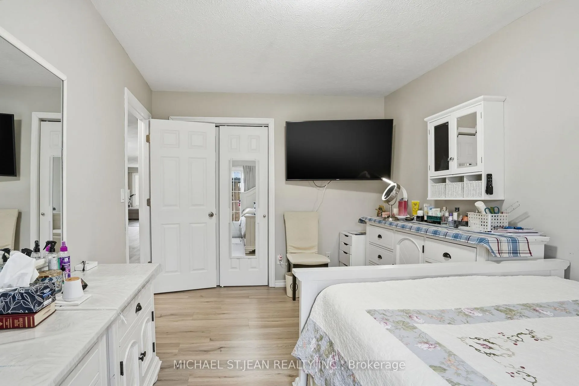 Photo 19 of 19B Dundas Street W, Brant, Paris — HOMEH