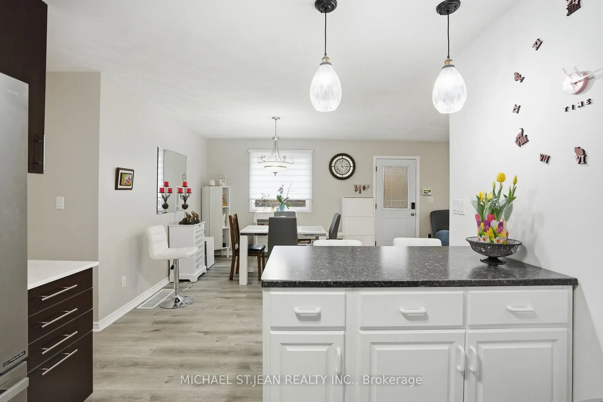 Photo 2 of 19B Dundas Street W, Brant, Paris — HOMEH