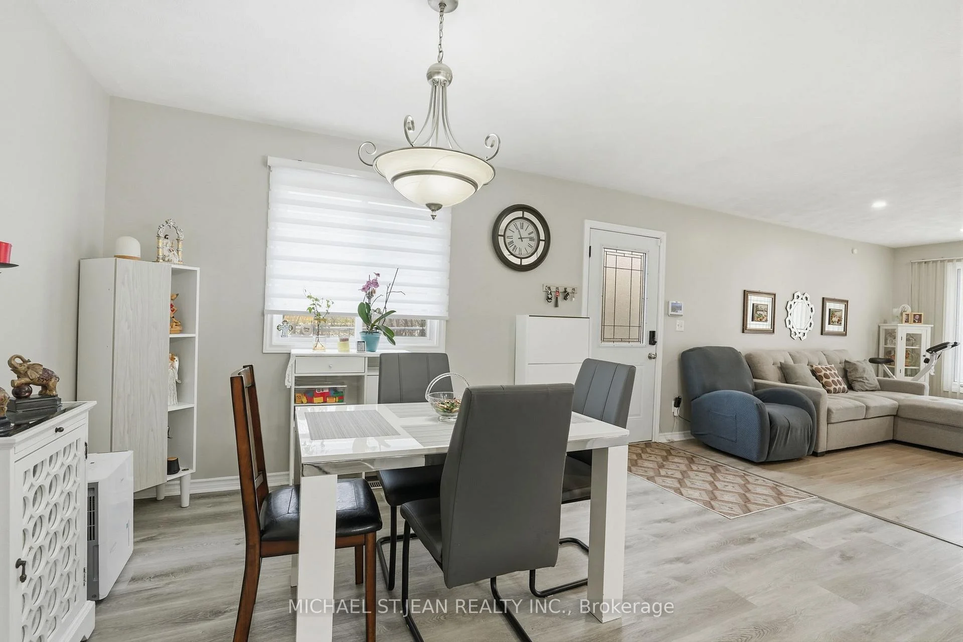 Photo 9 of 19B Dundas Street W, Brant, Paris — HOMEH
