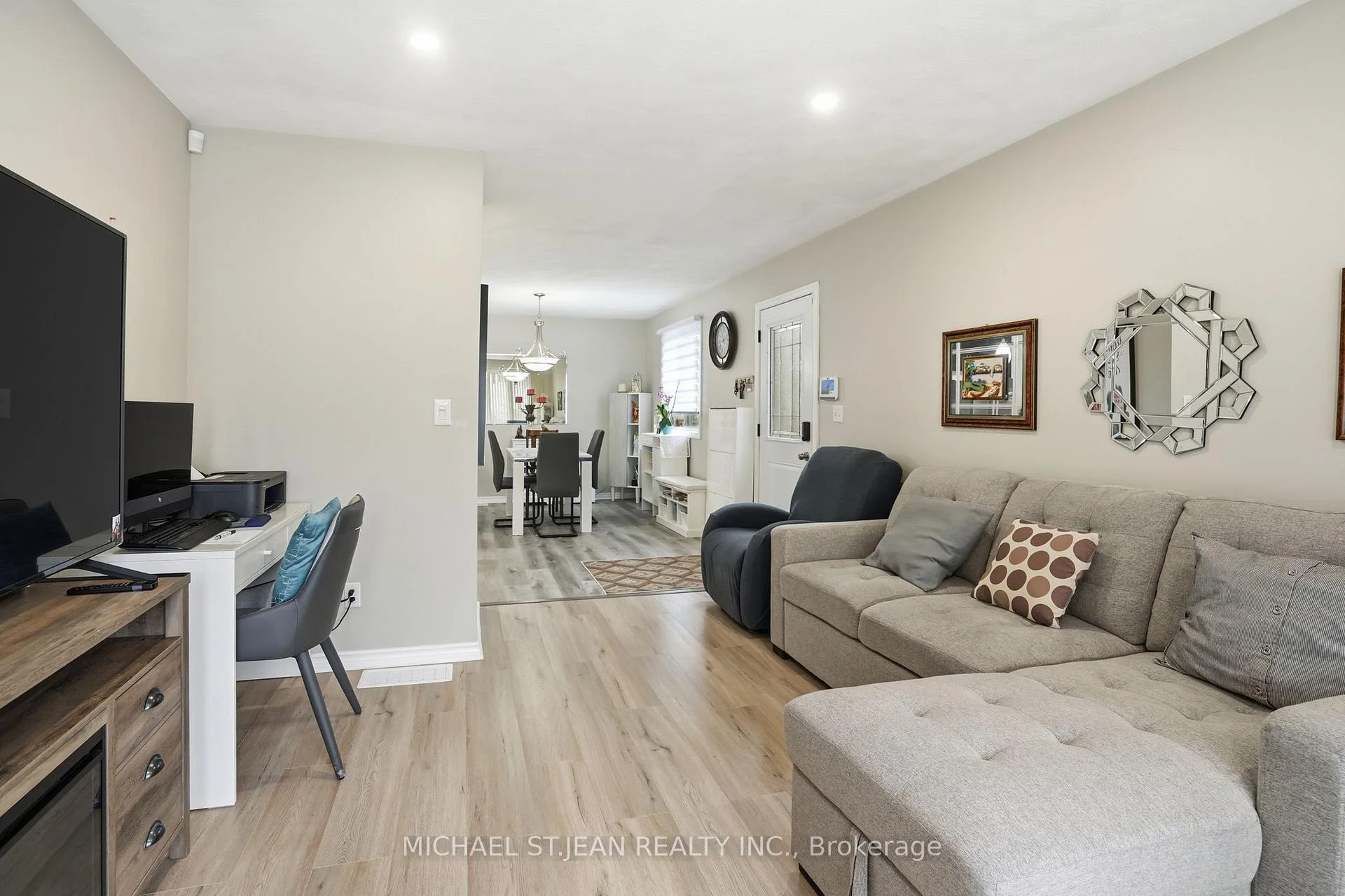 Photo 11 of 19B Dundas Street W, Brant, Paris — HOMEH