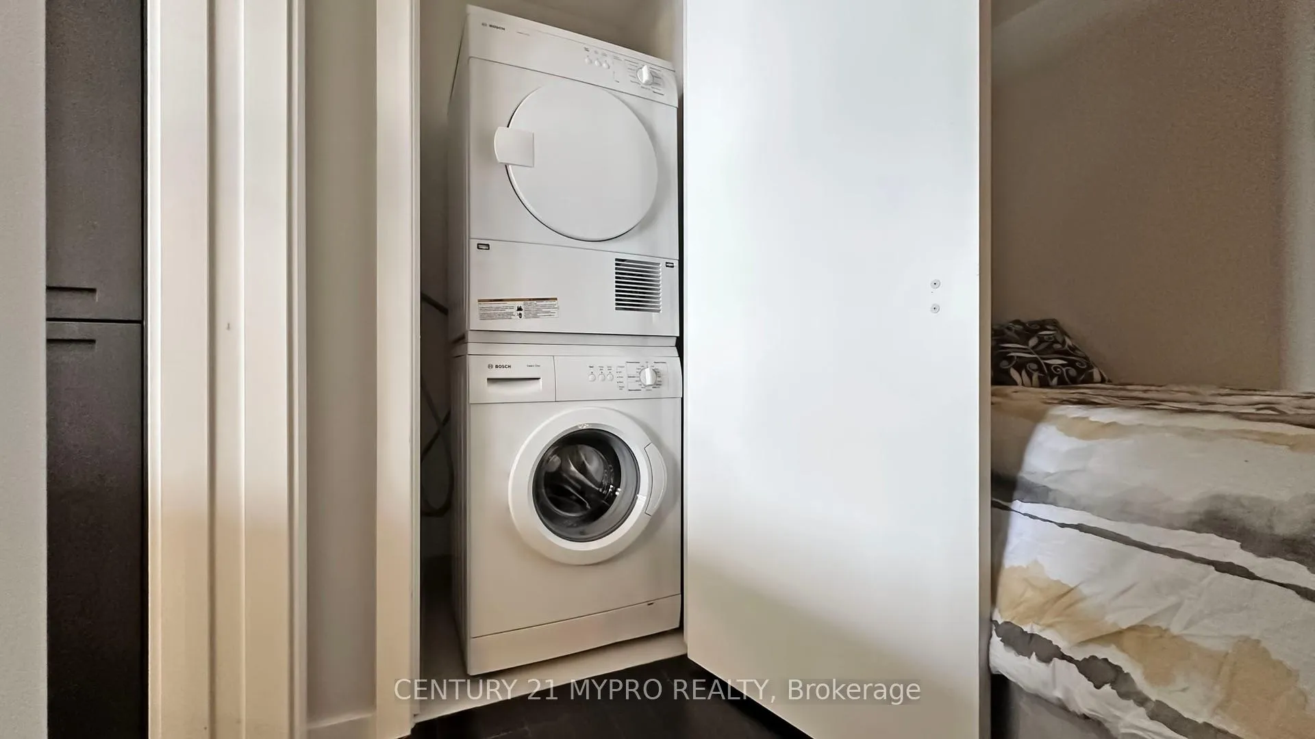 Photo 28 of Unit 2803, 180 University Avenue, Toronto, Bay Street Corridor — HOMEH