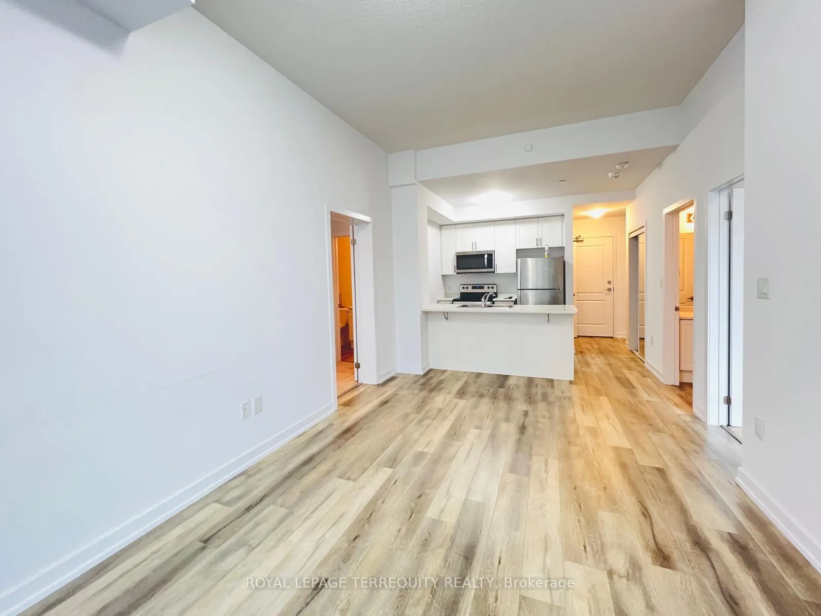 Photo 3 of Unit 117, 470 Dundas Street E, Hamilton, Waterdown — HOMEH