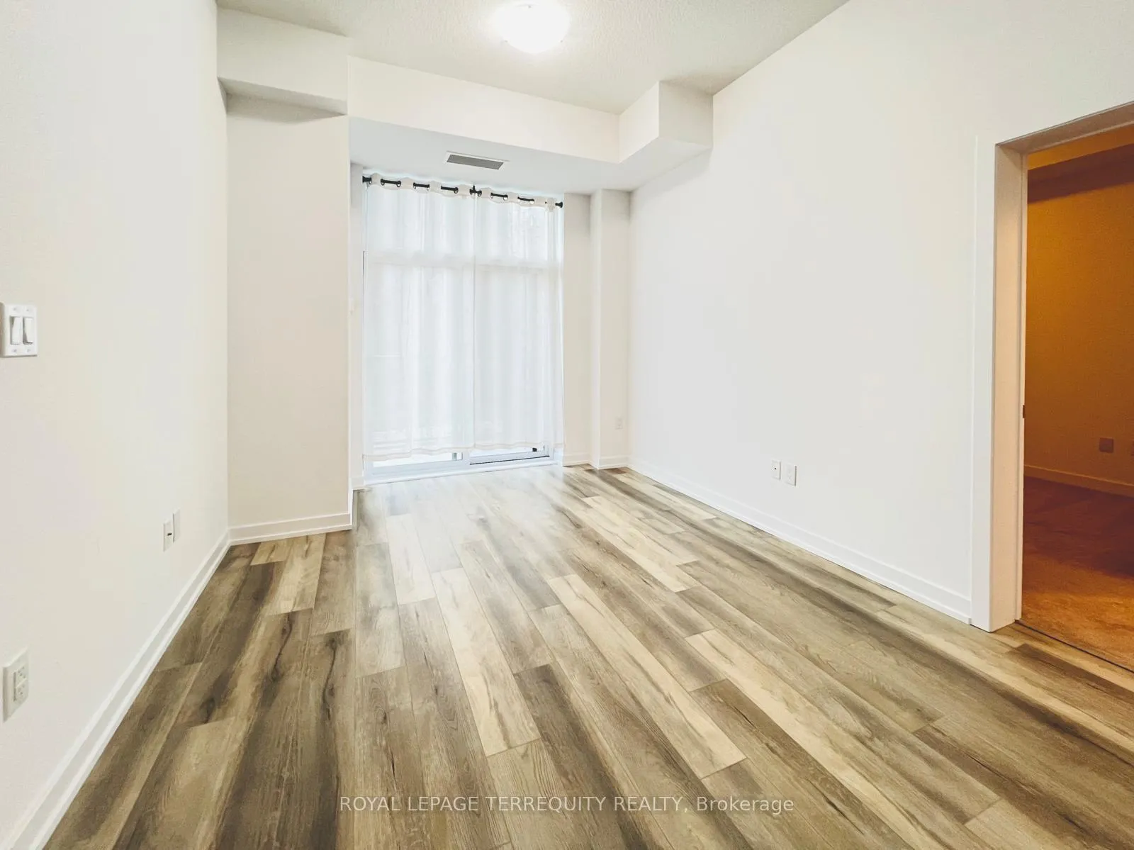 Photo 5 of Unit 117, 470 Dundas Street E, Hamilton, Waterdown — HOMEH