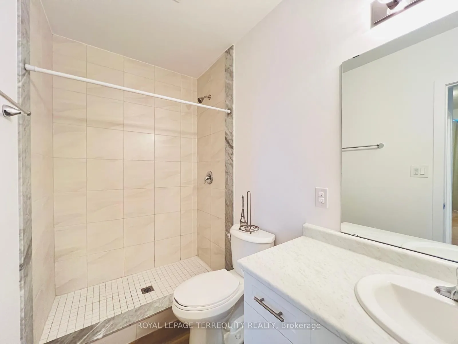 Photo 17 of Unit 117, 470 Dundas Street E, Hamilton, Waterdown — HOMEH