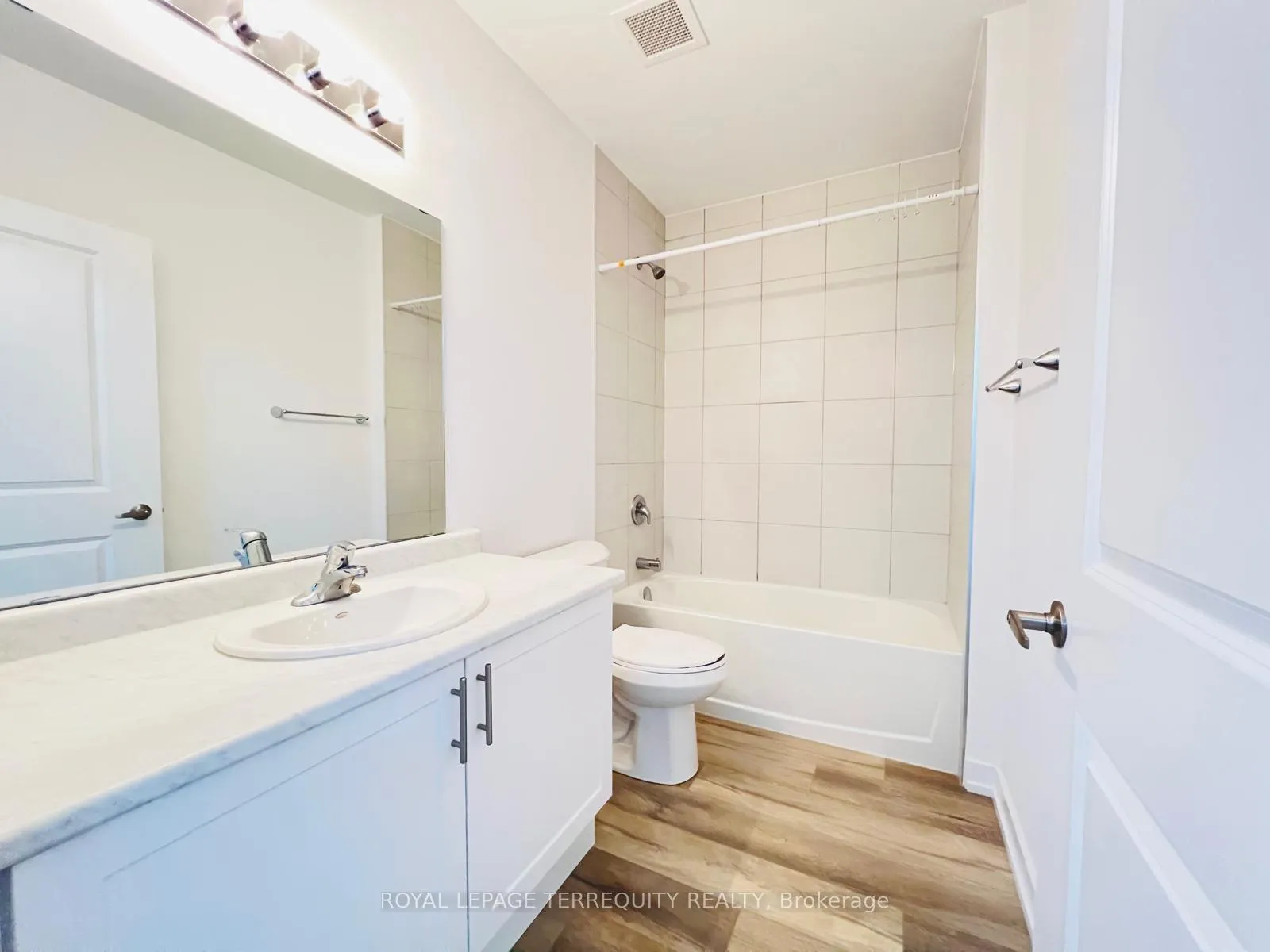Photo 18 of Unit 117, 470 Dundas Street E, Hamilton, Waterdown — HOMEH