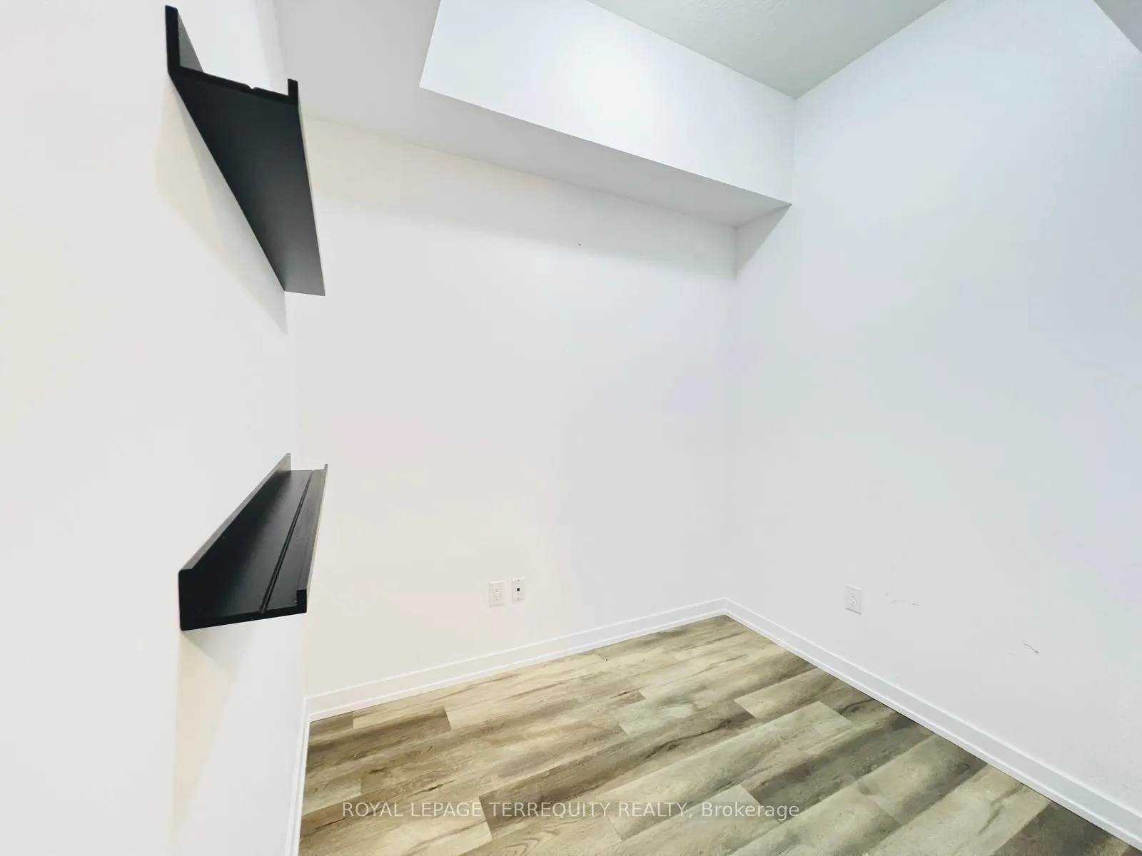 Photo 20 of Unit 117, 470 Dundas Street E, Hamilton, Waterdown — HOMEH