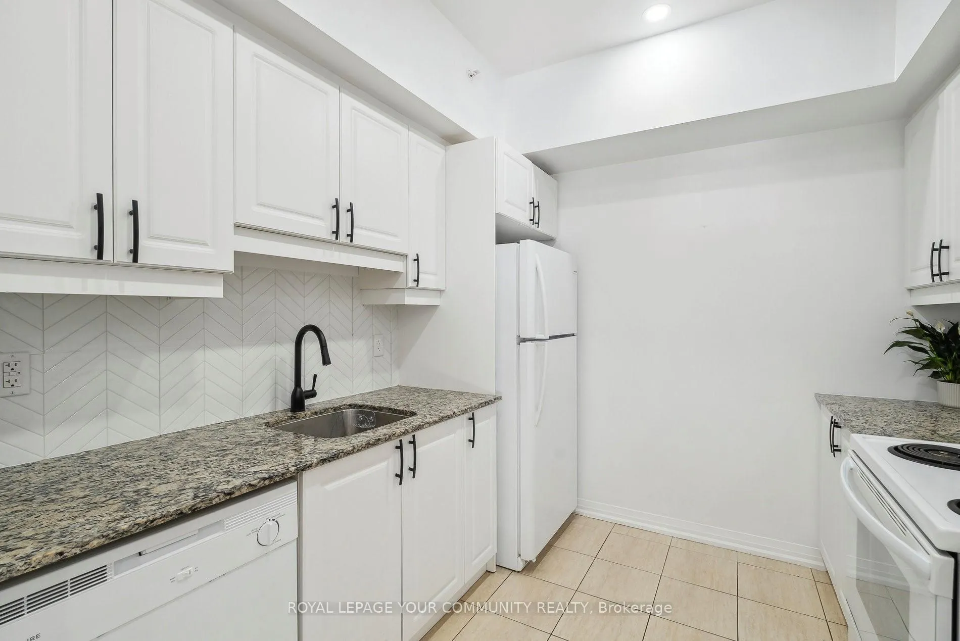 Photo 8 of Unit 506, 304 Essa Road, Barrie, Ardagh — HOMEH