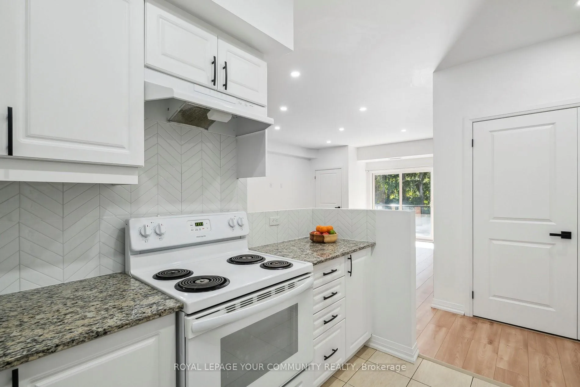 Photo 10 of Unit 506, 304 Essa Road, Barrie, Ardagh — HOMEH