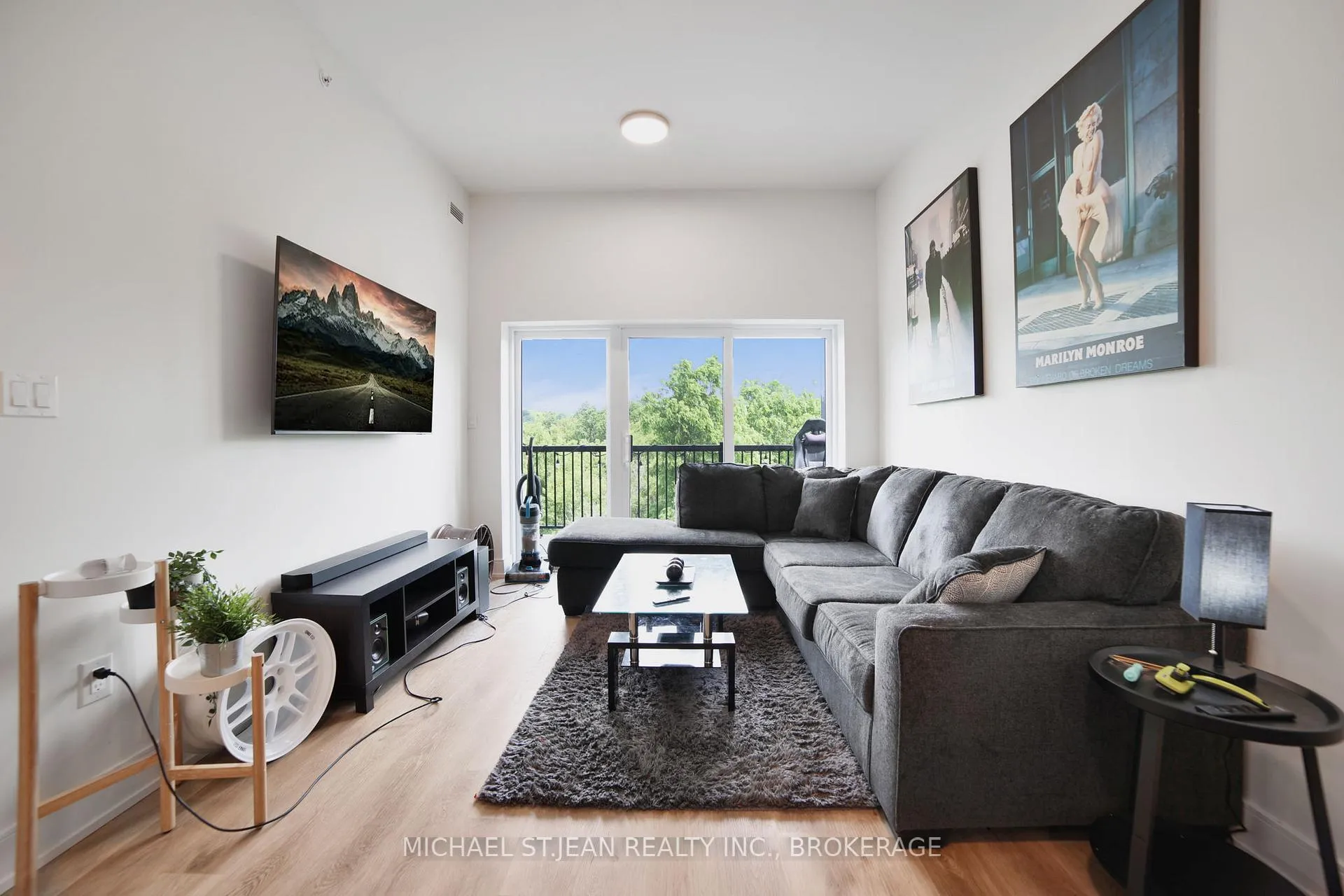 Photo 10 of Unit 402, 121 Mary Street, Clearview, Creemore — HOMEH