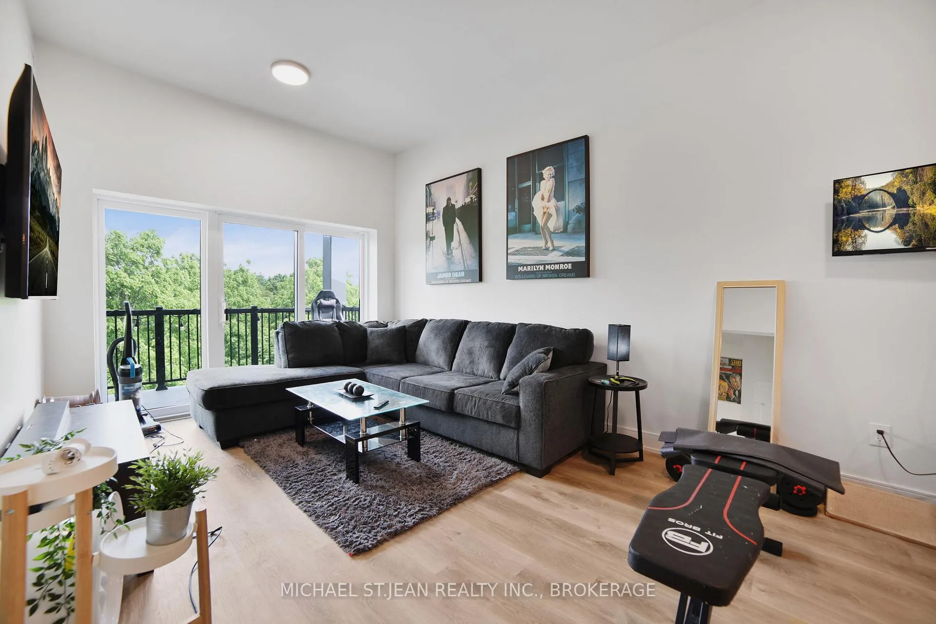 Photo 12 of Unit 402, 121 Mary Street, Clearview, Creemore — HOMEH