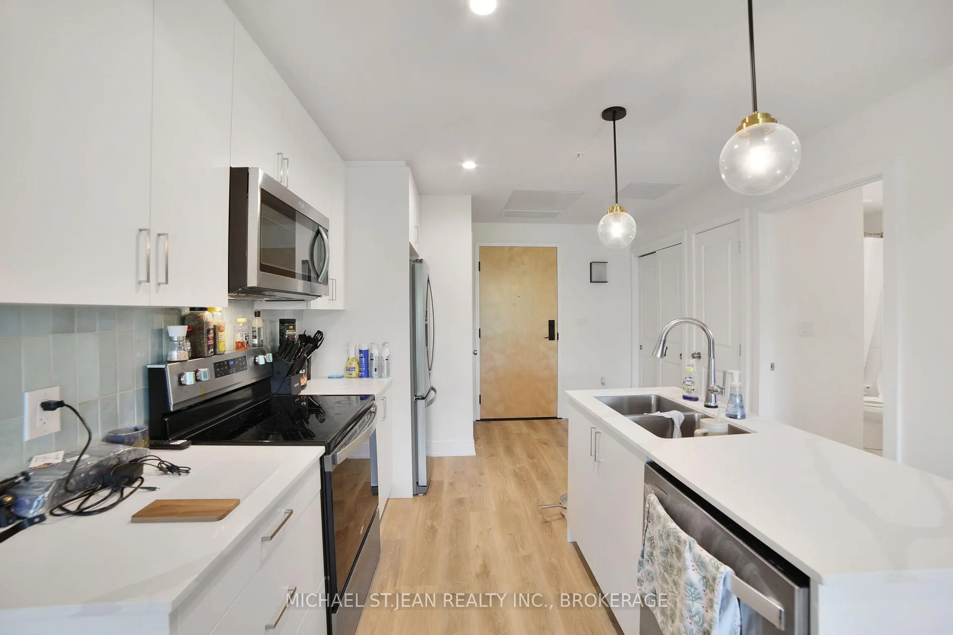 Photo 16 of Unit 402, 121 Mary Street, Clearview, Creemore — HOMEH