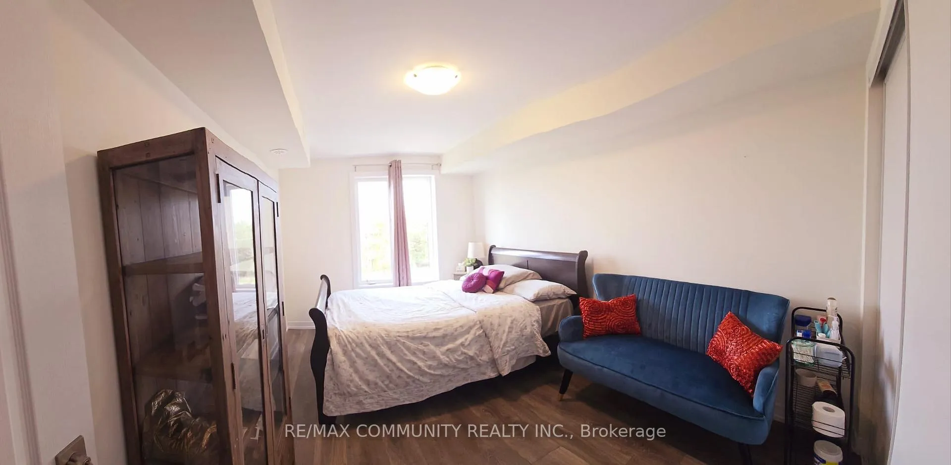 Front of Unit 2209, 10 Westmeath Lane