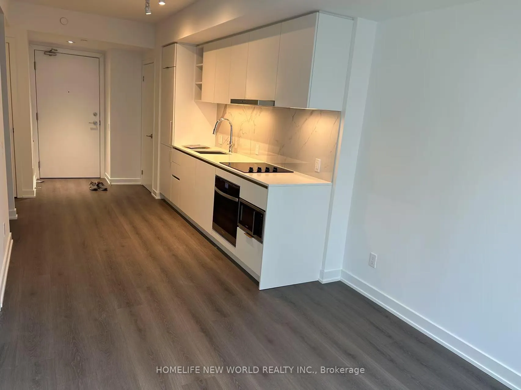 Photo 4 of Unit 2002, 8 Wellesley Street W, Toronto, Bay Street Corridor — HOMEH