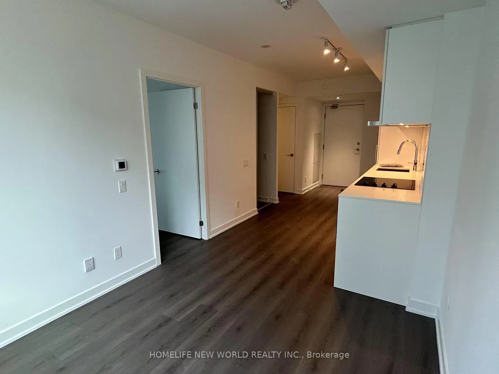 Photo 5 of Unit 2002, 8 Wellesley Street W, Toronto, Bay Street Corridor — HOMEH