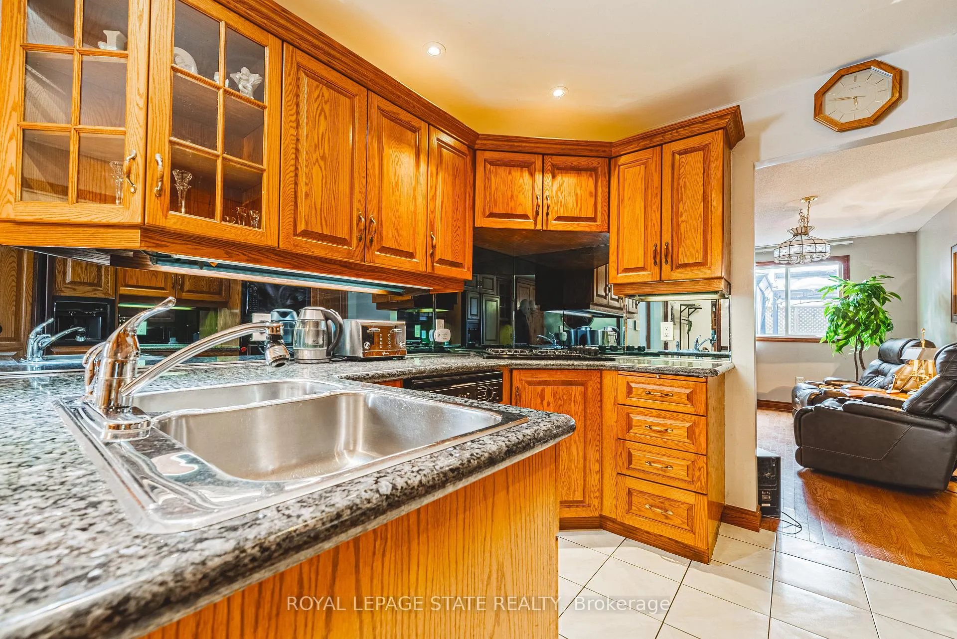 Photo 9 of Unit 41, 100 Quigley Road, Hamilton, Vincent — HOMEH