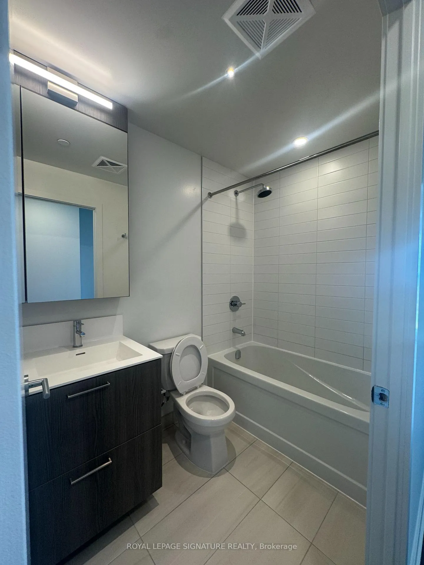 Photo 6 of Unit 2212, 40 Lagerfeld Drive, Brampton, Northwest Brampton — HOMEH