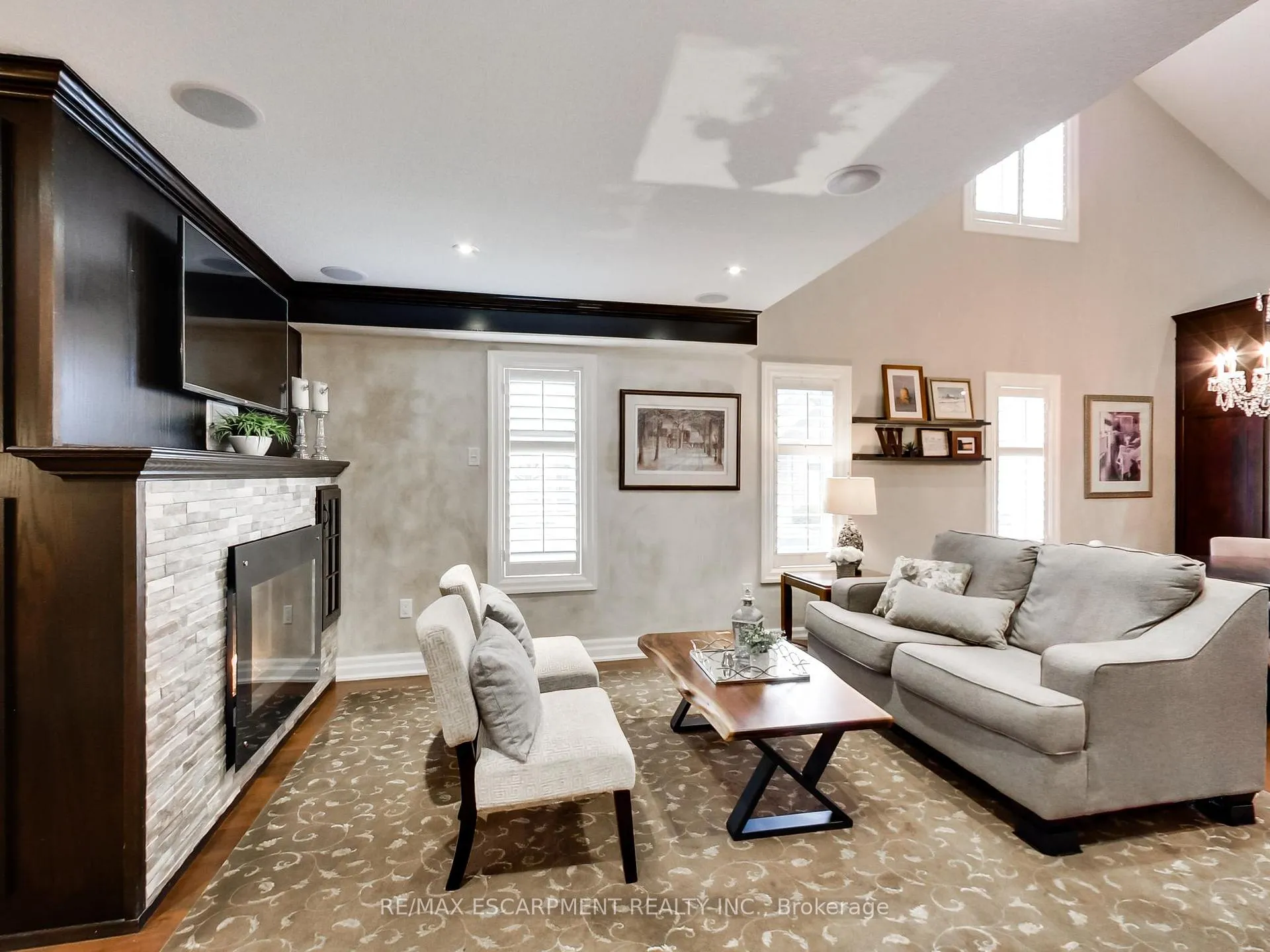 Photo 10 of 89 Toulon Avenue, Hamilton, Ancaster — HOMEH