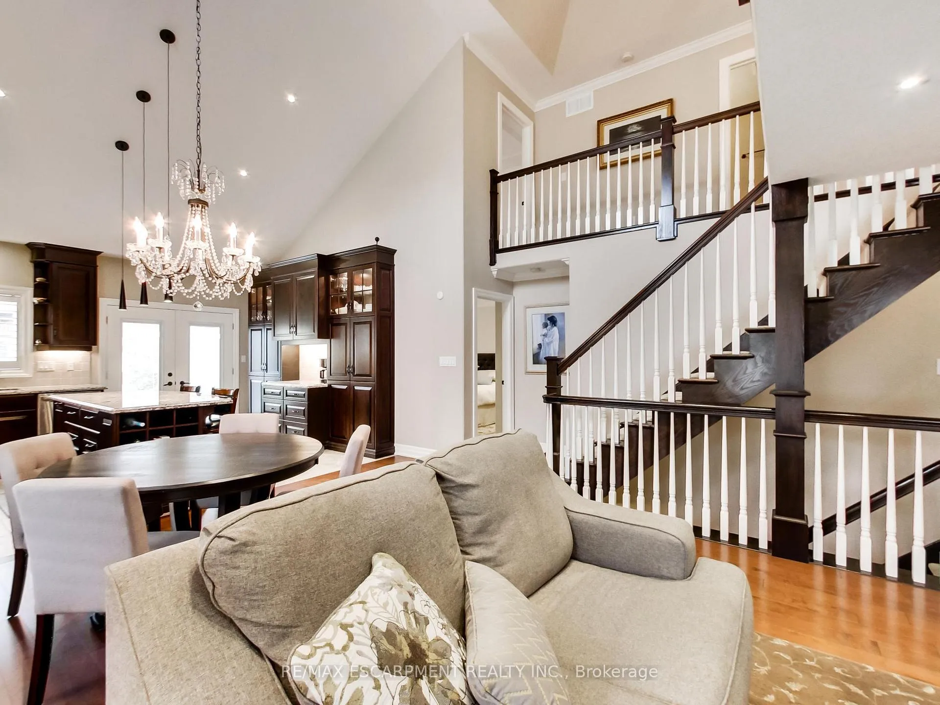 Photo 12 of 89 Toulon Avenue, Hamilton, Ancaster — HOMEH