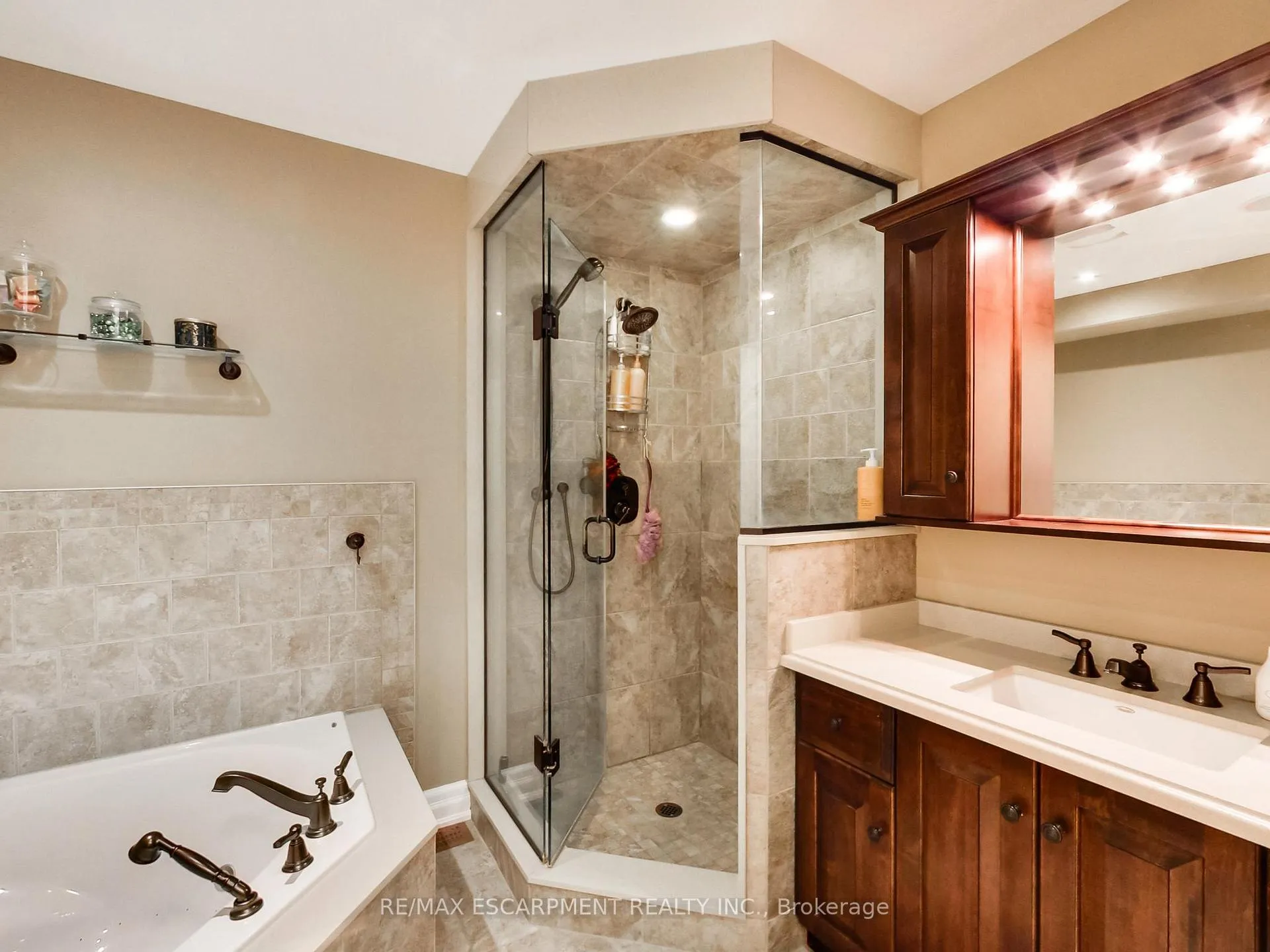 Photo 25 of 89 Toulon Avenue, Hamilton, Ancaster — HOMEH