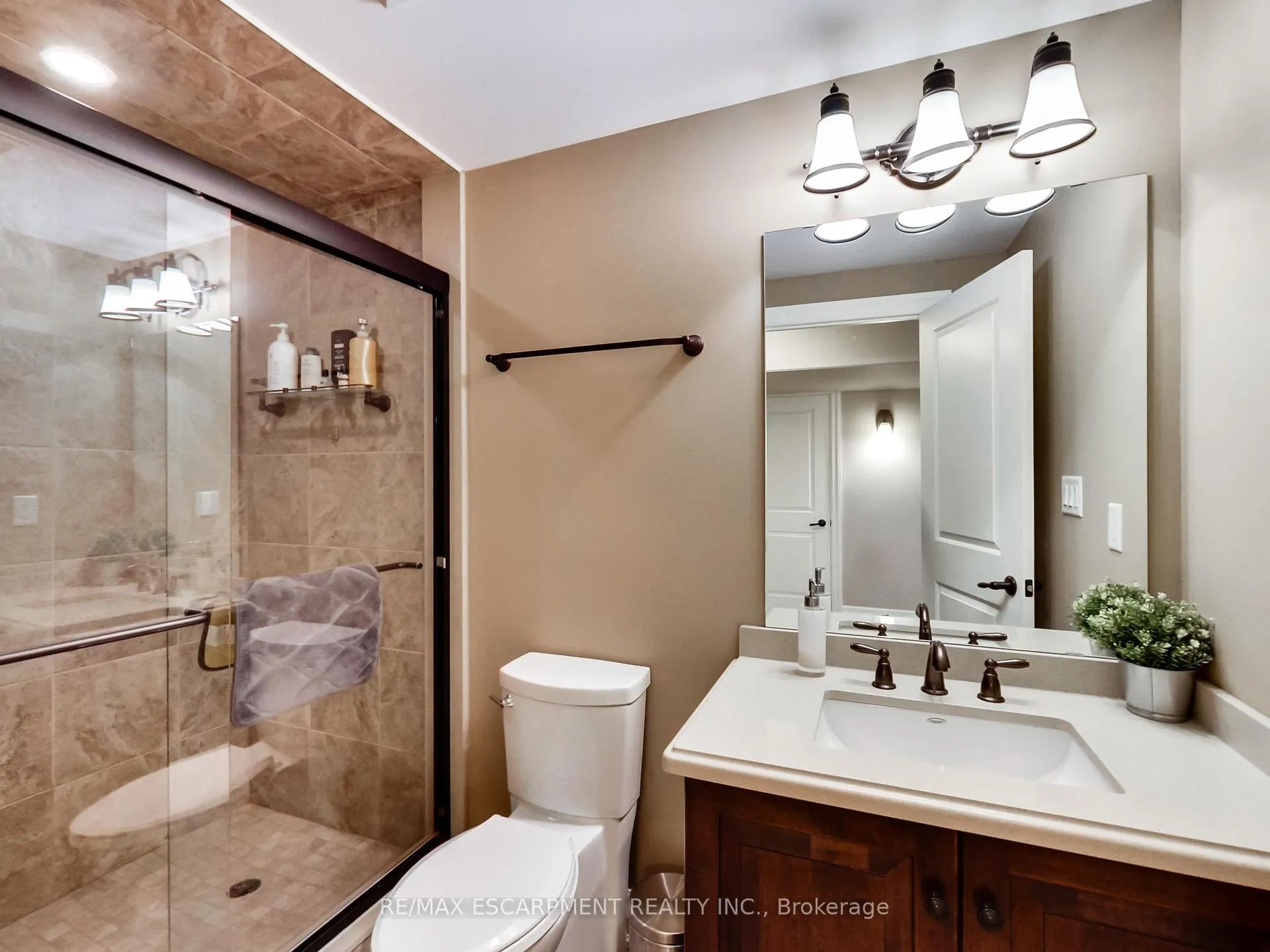 Photo 39 of 89 Toulon Avenue, Hamilton, Ancaster — HOMEH