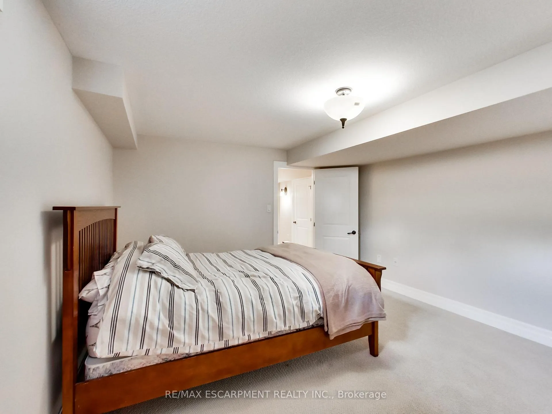 Photo 41 of 89 Toulon Avenue, Hamilton, Ancaster — HOMEH