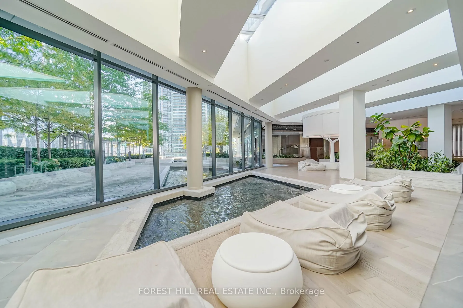 Photo 5 of Unit 3901, 100 Harbour Street, Toronto, Waterfront Communities — HOMEH