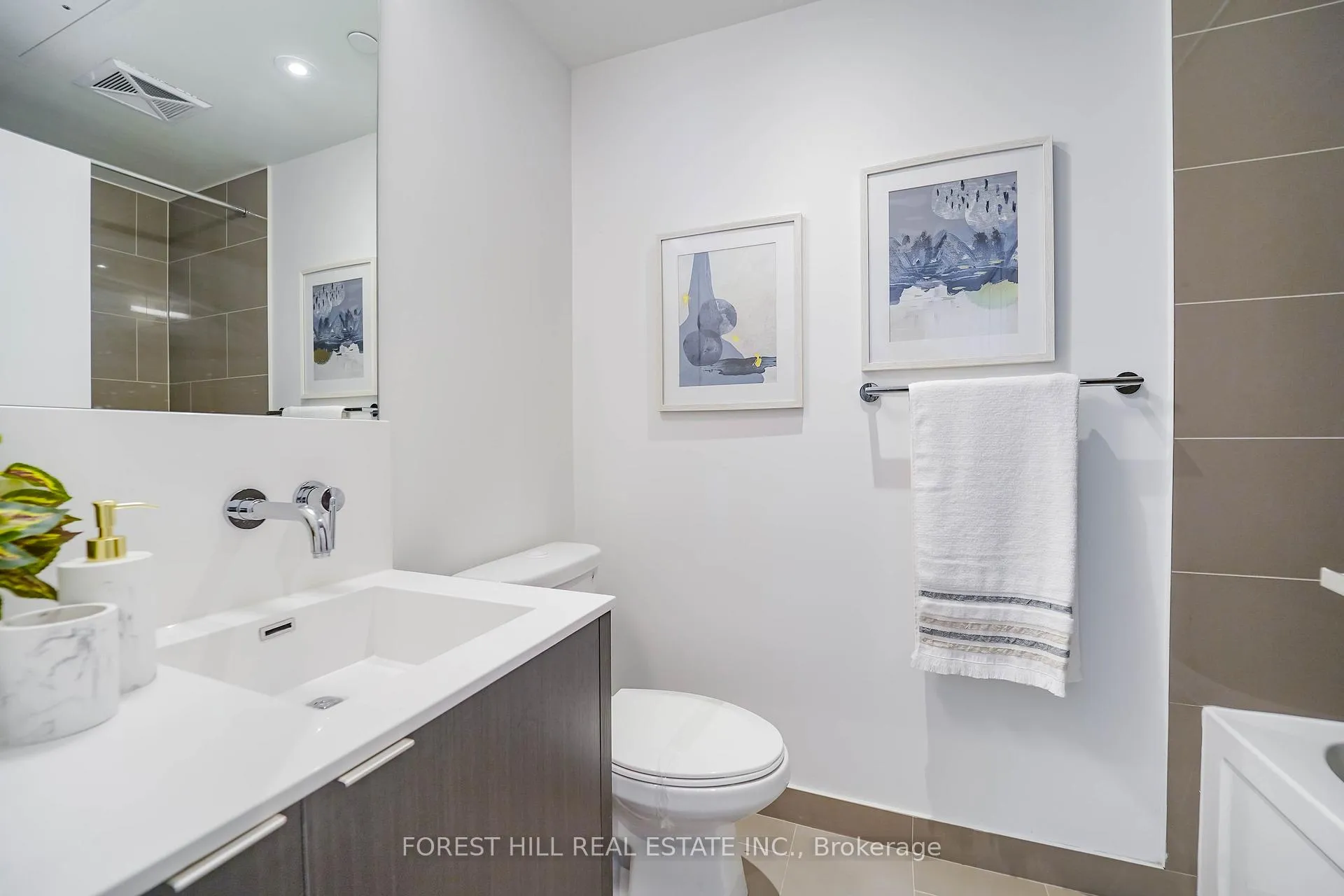 Photo 10 of Unit 3901, 100 Harbour Street, Toronto, Waterfront Communities — HOMEH