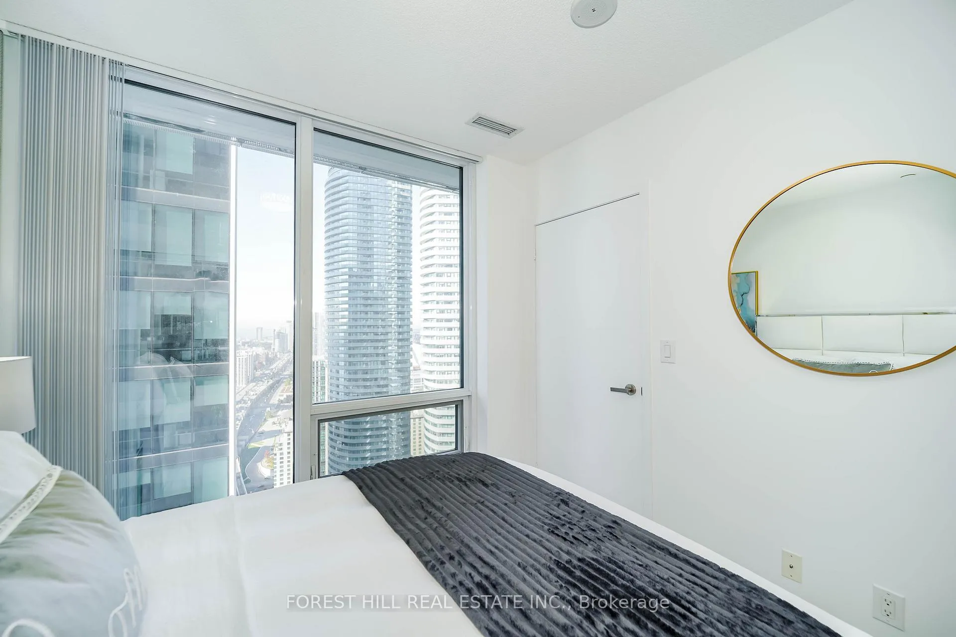 Photo 16 of Unit 3901, 100 Harbour Street, Toronto, Waterfront Communities — HOMEH