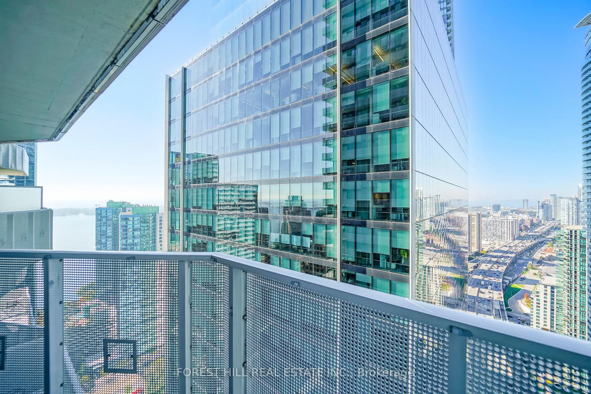 Photo 19 of Unit 3901, 100 Harbour Street, Toronto, Waterfront Communities — HOMEH
