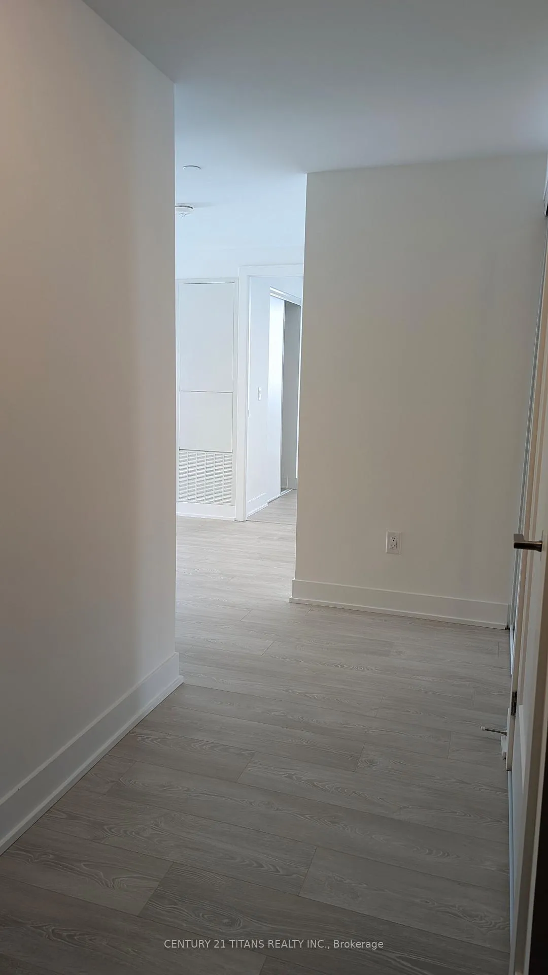 Photo 9 of Unit 1107, 2545 Simcoe Street N, Oshawa, Windfields — HOMEH