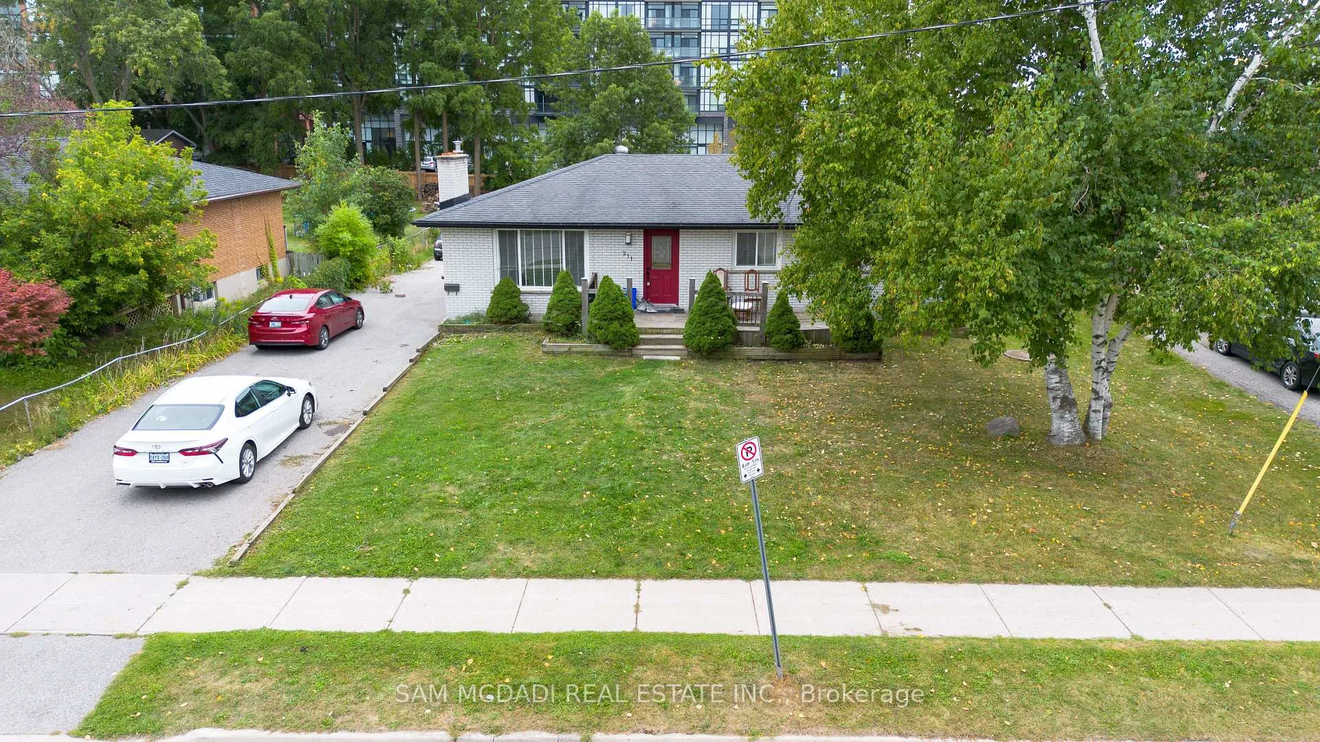 Front of 211 Kenneth Avenue