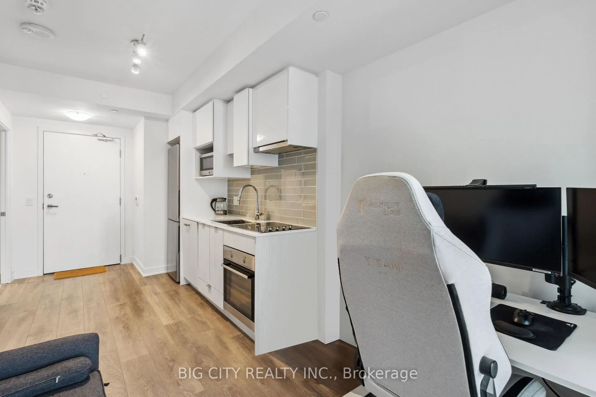 Photo 7 of Unit 2513, 195 Redpath Avenue, Toronto, Mount Pleasant West — HOMEH