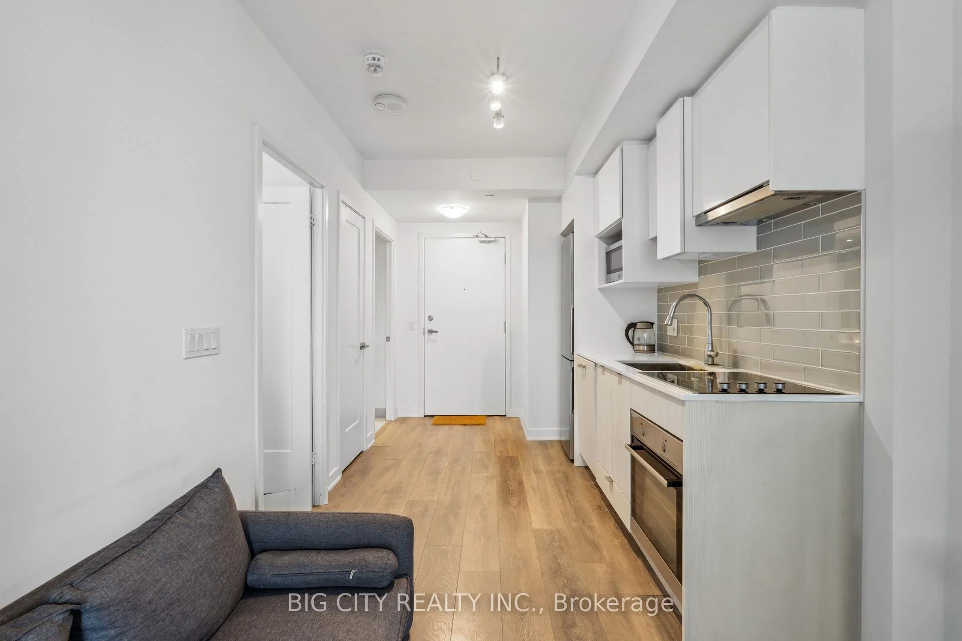 Photo 8 of Unit 2513, 195 Redpath Avenue, Toronto, Mount Pleasant West — HOMEH