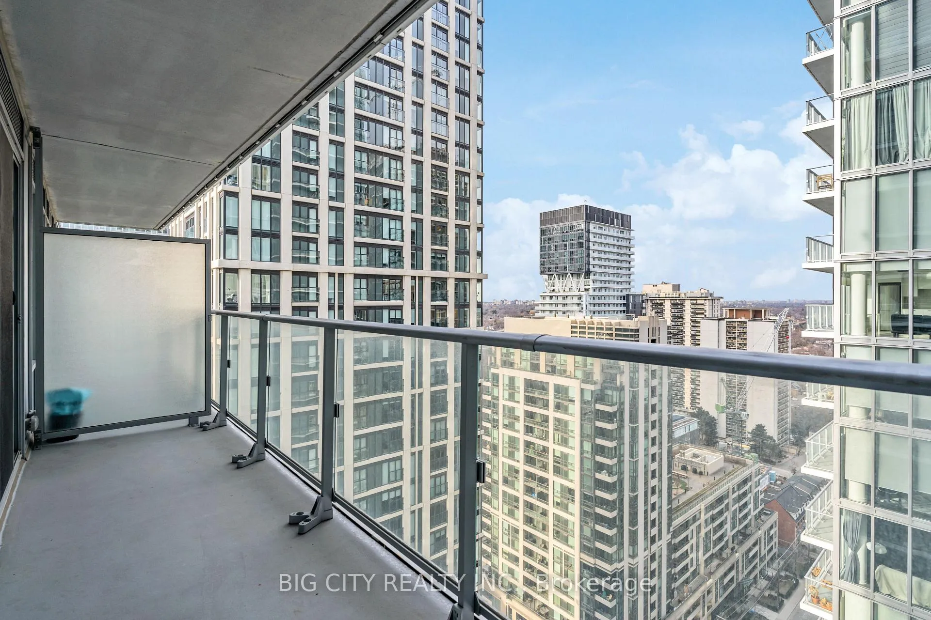 Photo 11 of Unit 2513, 195 Redpath Avenue, Toronto, Mount Pleasant West — HOMEH