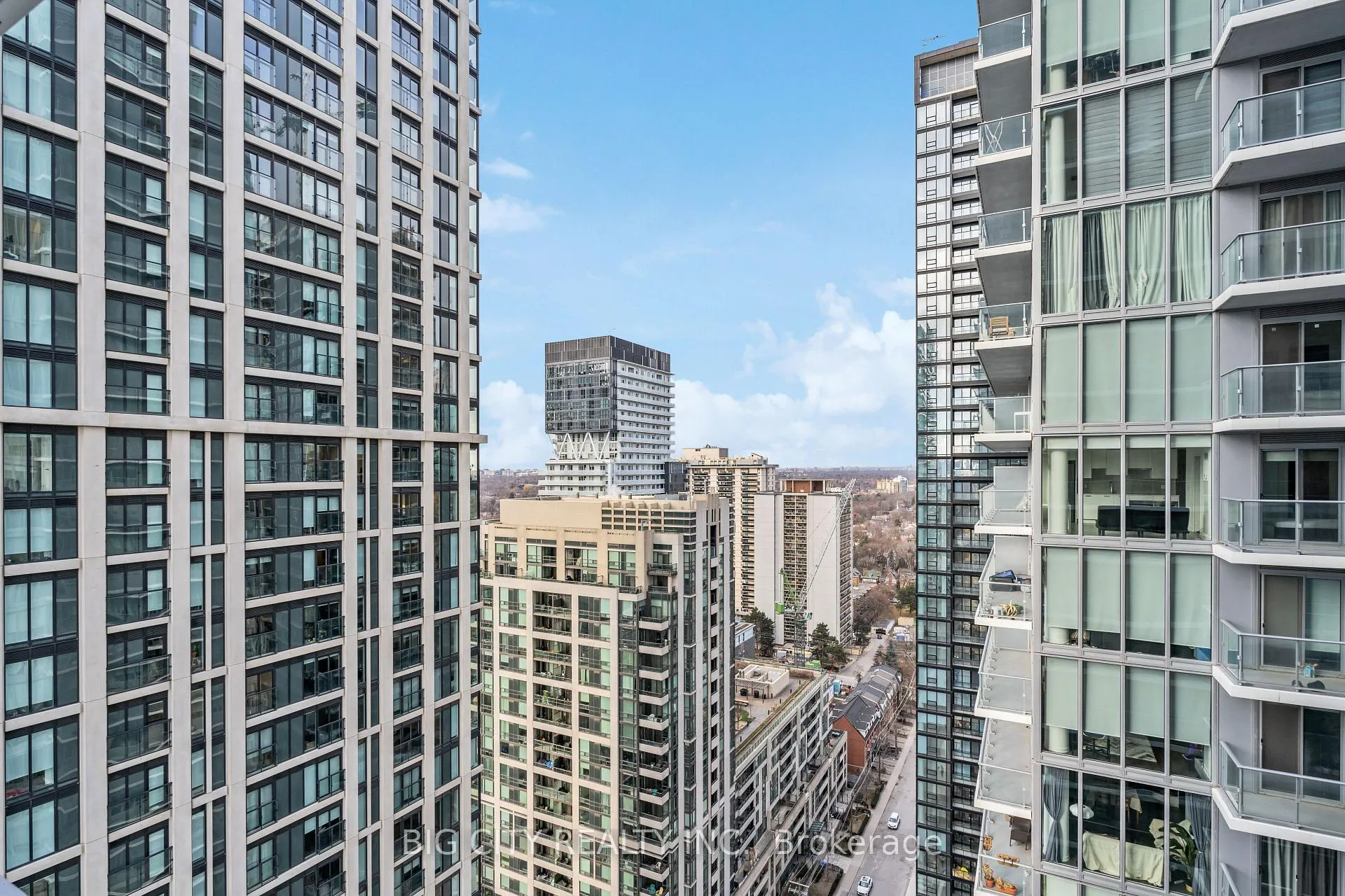 Photo 12 of Unit 2513, 195 Redpath Avenue, Toronto, Mount Pleasant West — HOMEH
