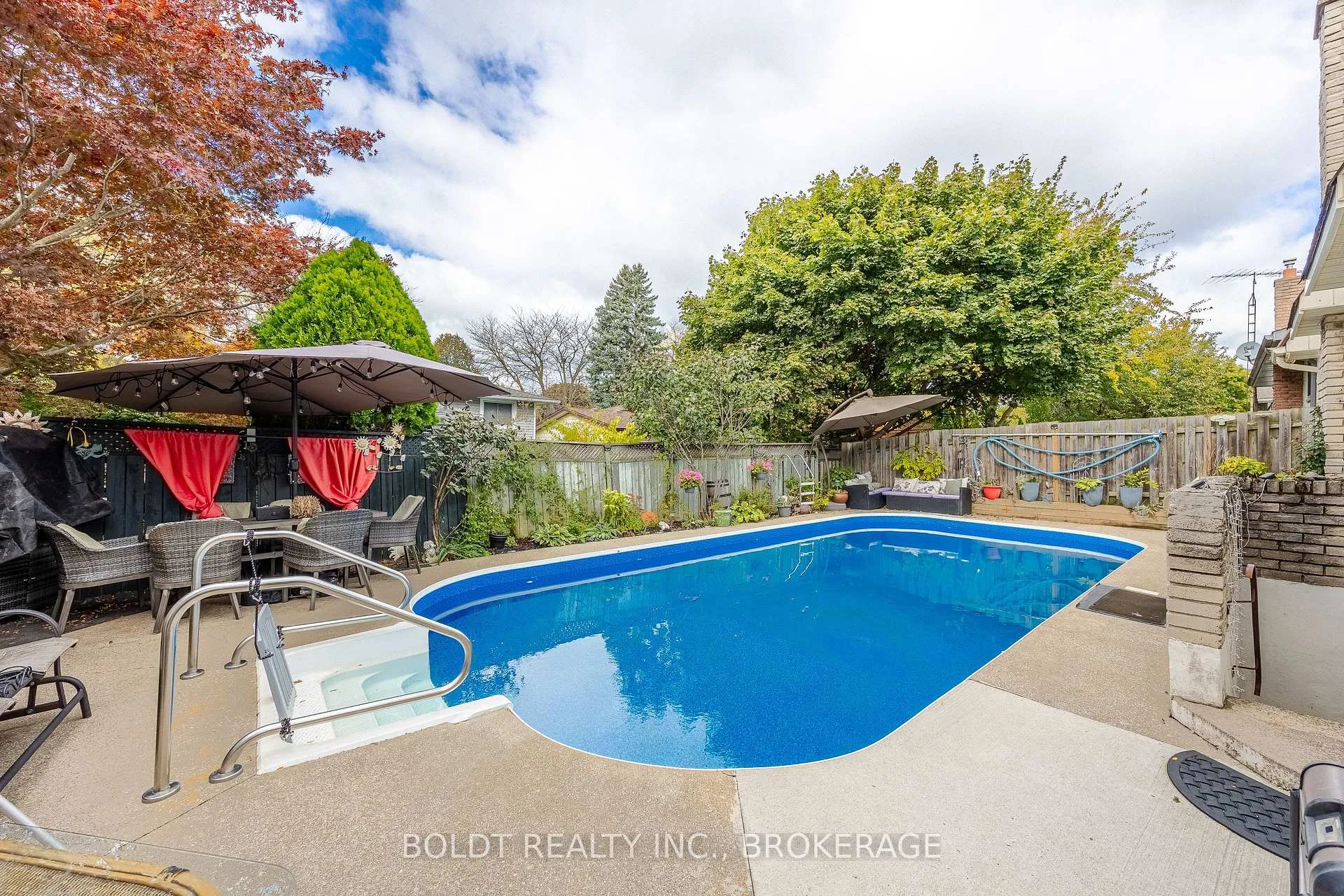 Photo 3 of 491 Bunting Road, St. Catharines, Bunting/Linwell — HOMEH