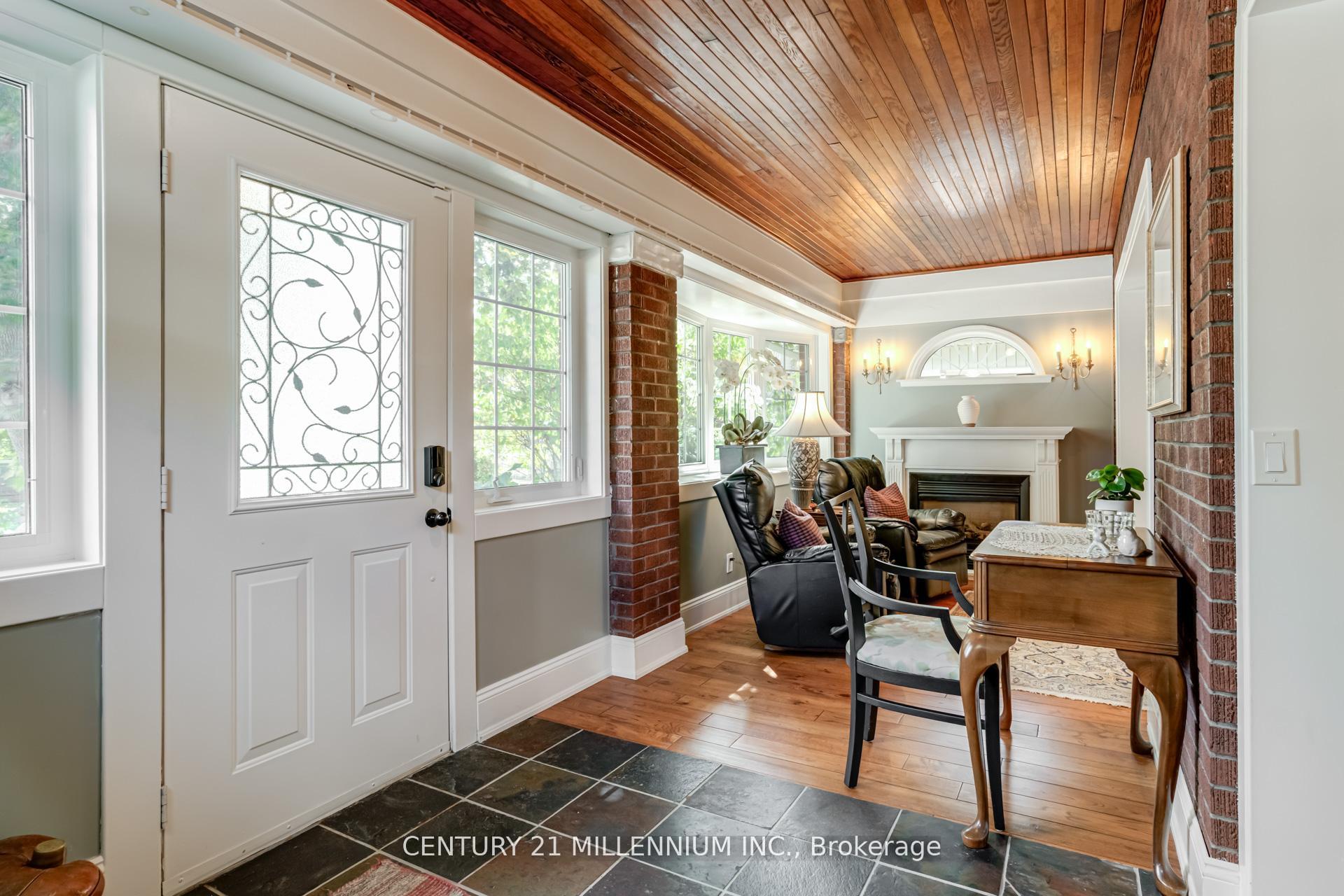 Photo 5 of 30 Frederick Street, Brampton, Downtown Brampton — HOMEH