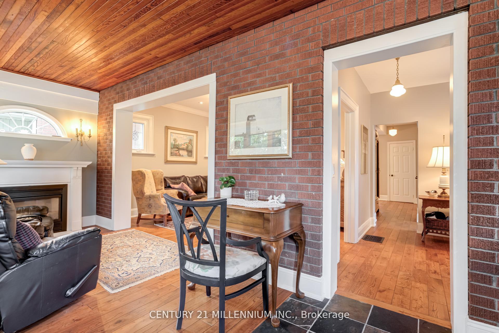 Photo 8 of 30 Frederick Street, Brampton, Downtown Brampton — HOMEH