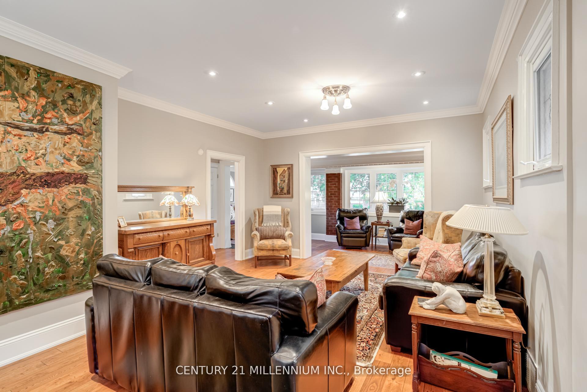 Photo 10 of 30 Frederick Street, Brampton, Downtown Brampton — HOMEH